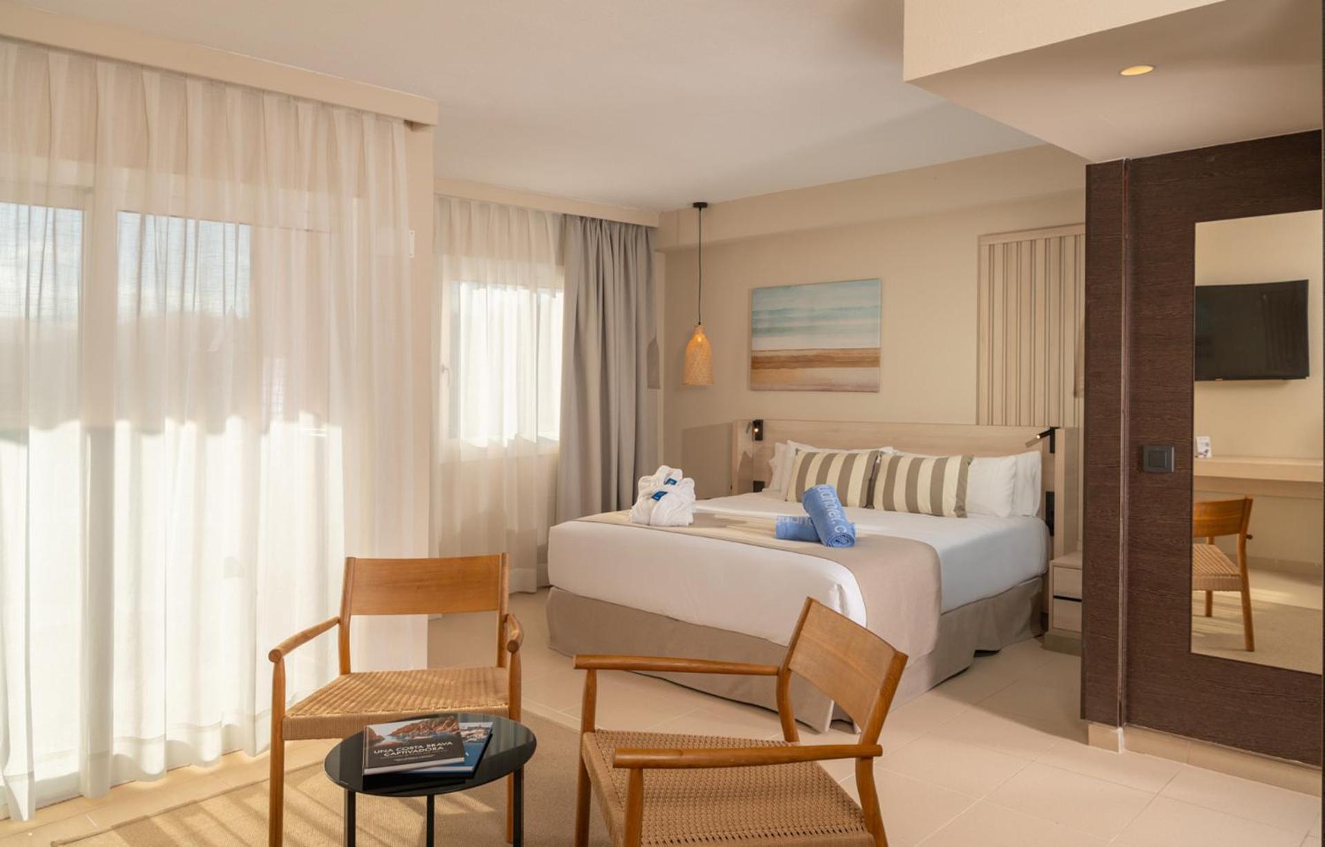 Aqua Hotel The Breeze (Adults Only +18) All Inclusive Санта-Сусанна Экстерьер фото