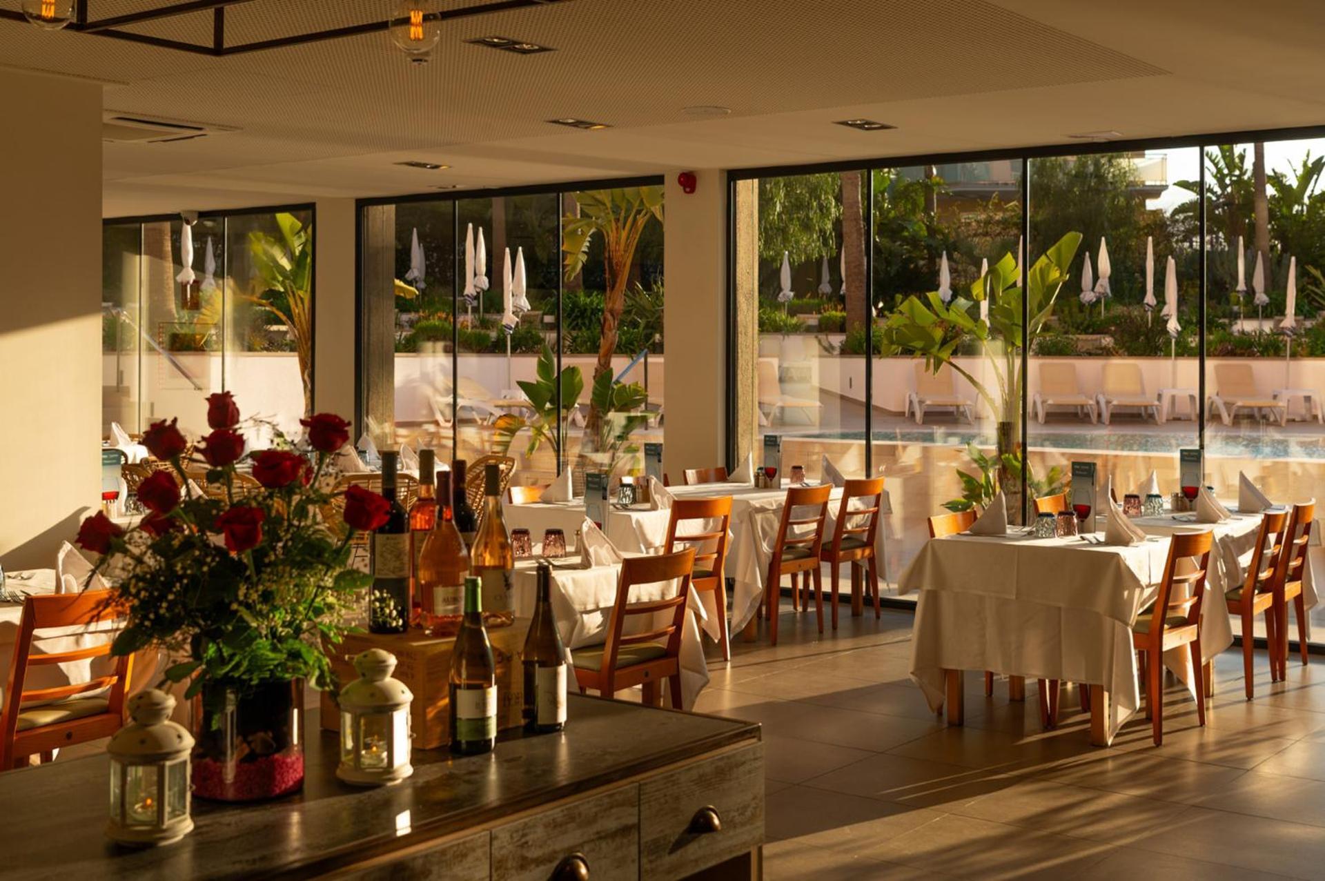 Aqua Hotel The Breeze (Adults Only +18) All Inclusive Санта-Сусанна Экстерьер фото